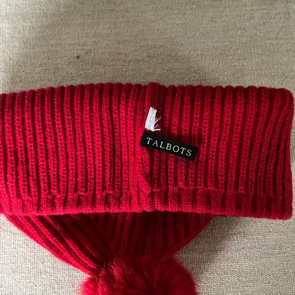 TALBOTS PRE-LOVED AUTHENTIC BEANIE & SCARF QUALITY DESIGN SET main image 16